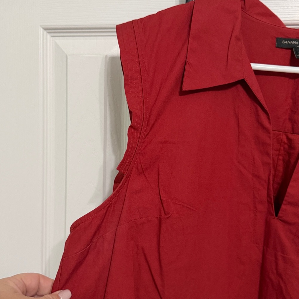 Banana Republic Vibrant Red Top - Picture 3 of 5